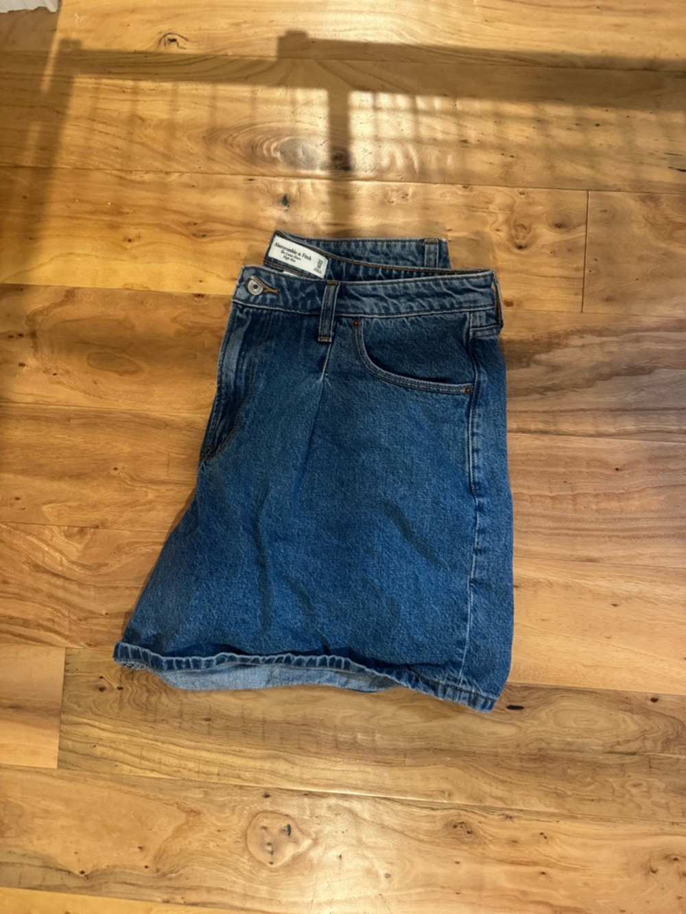 Abercrombie Loose Short HR Curve Love